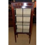 Edwardian mahogany and inlaid display cabinet Condition report: see terms and conditions