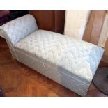 Upholstered box chaise longue Condition report: see terms and conditions