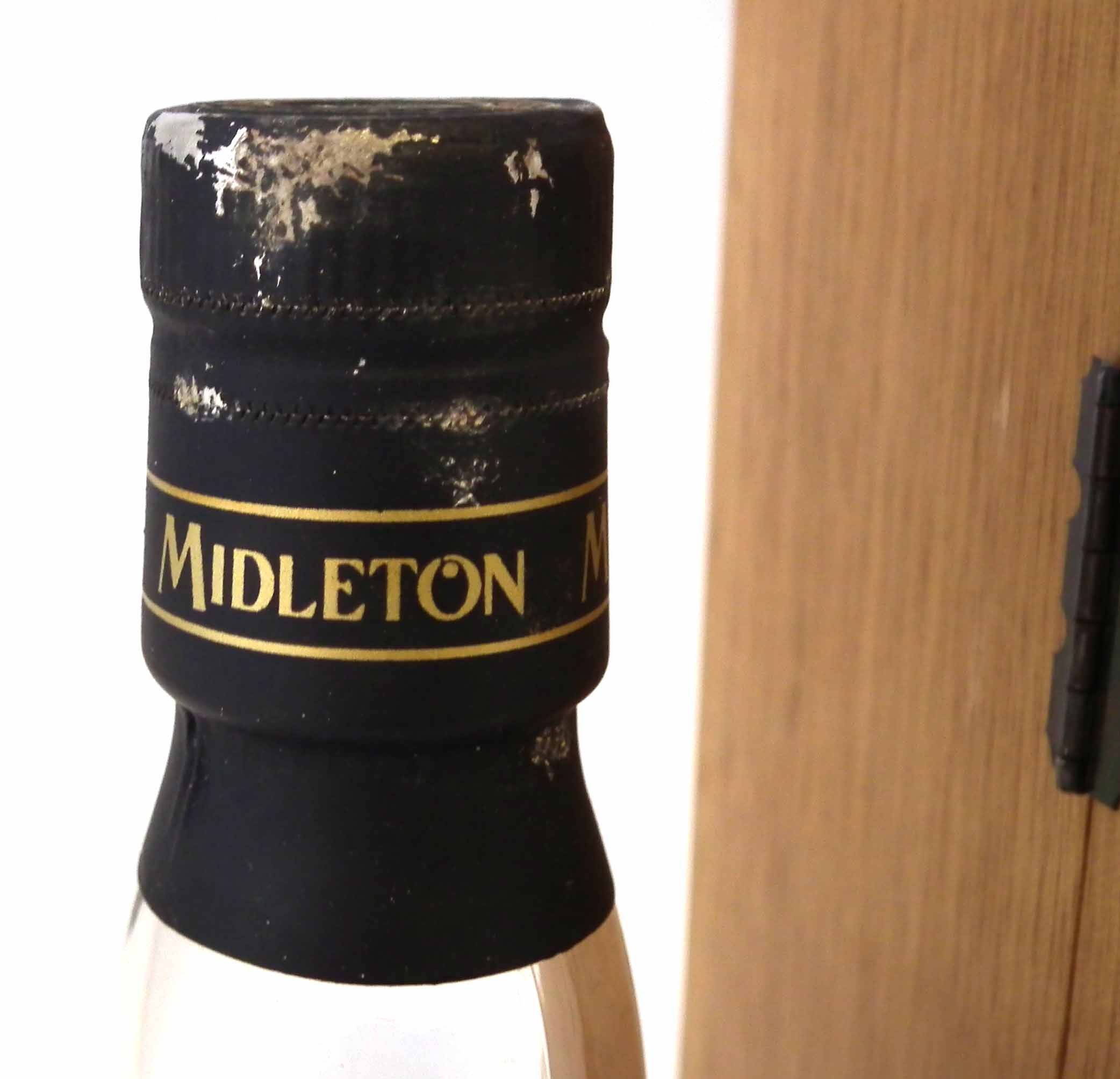 Midleton Very Rare Irish Whiskey - 1993 - 750ml number 12294 with wood box, certificate and - Image 4 of 8