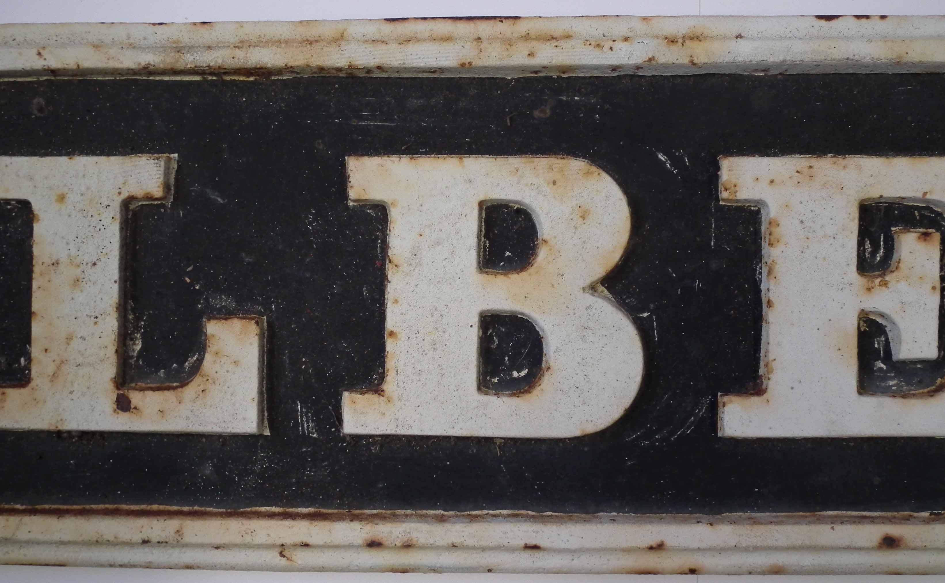 'Albert Sq.' cast iron street sign 108.5cm wide Condition report: Repainted. Rust patches all - Image 3 of 9