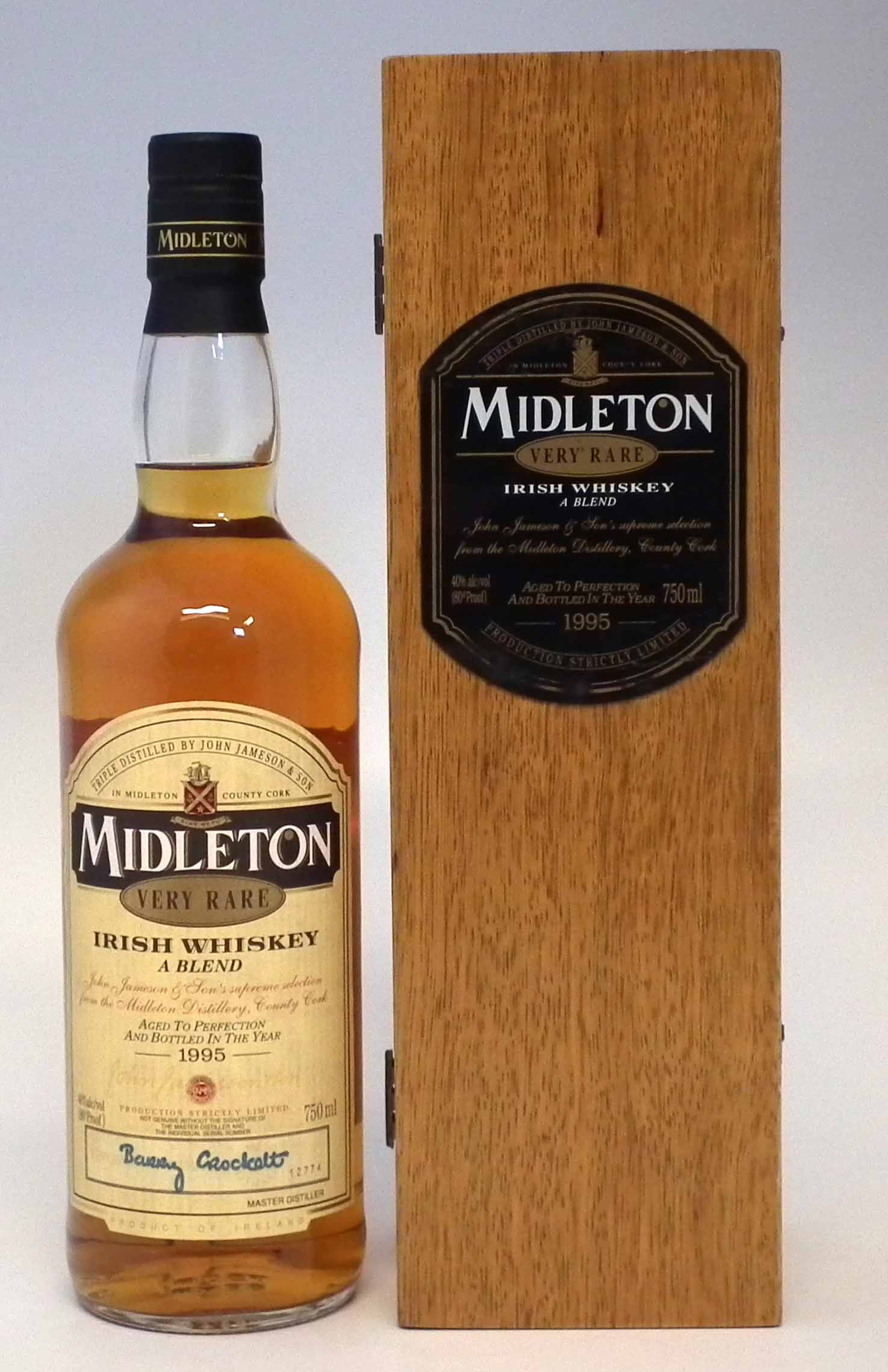 Midleton Very Rare Irish Whiskey - 1995 - 750ml number 12774 with wood box, certificate and