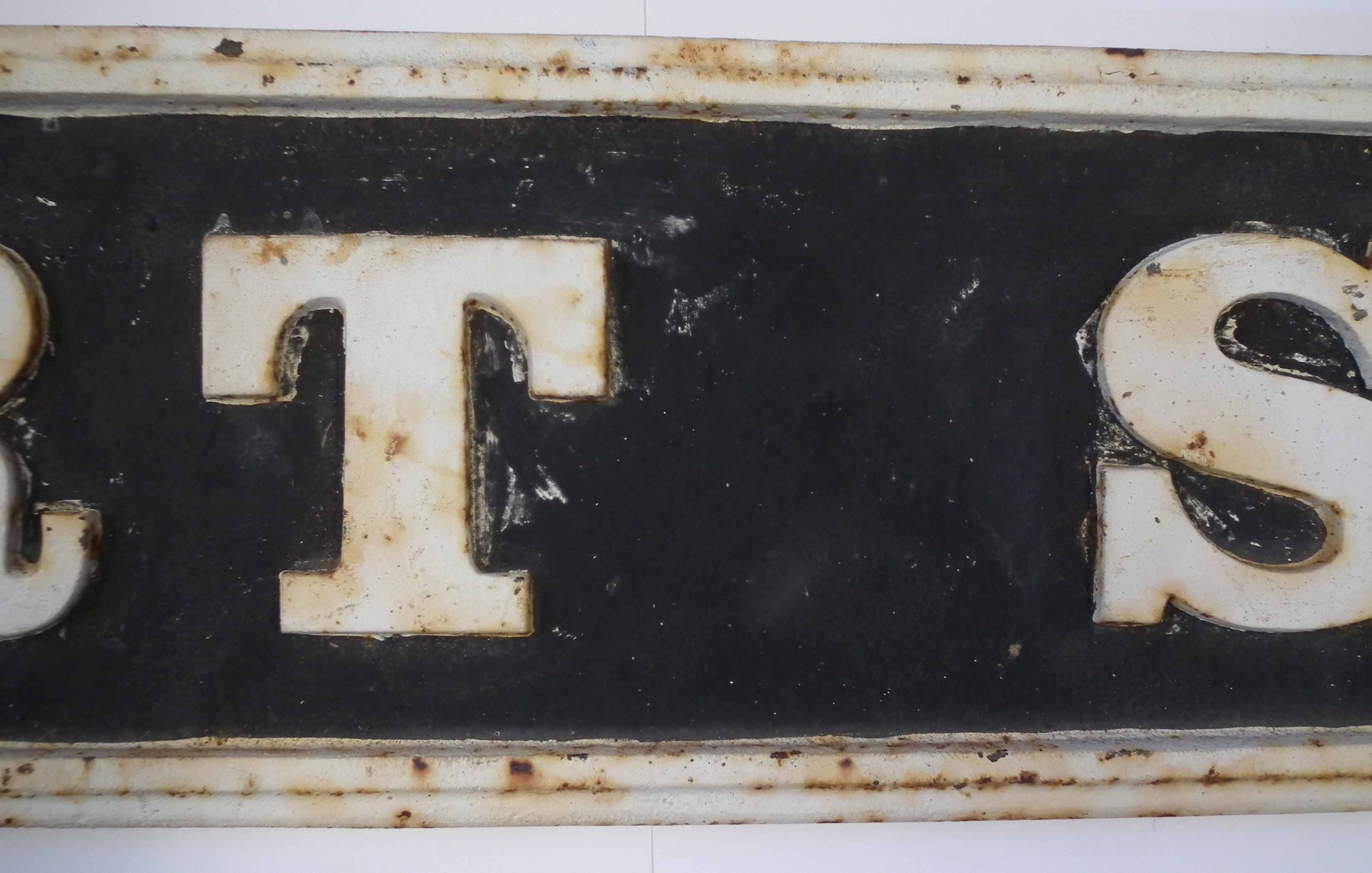 'Albert Sq.' cast iron street sign 108.5cm wide Condition report: Repainted. Rust patches all - Image 4 of 9