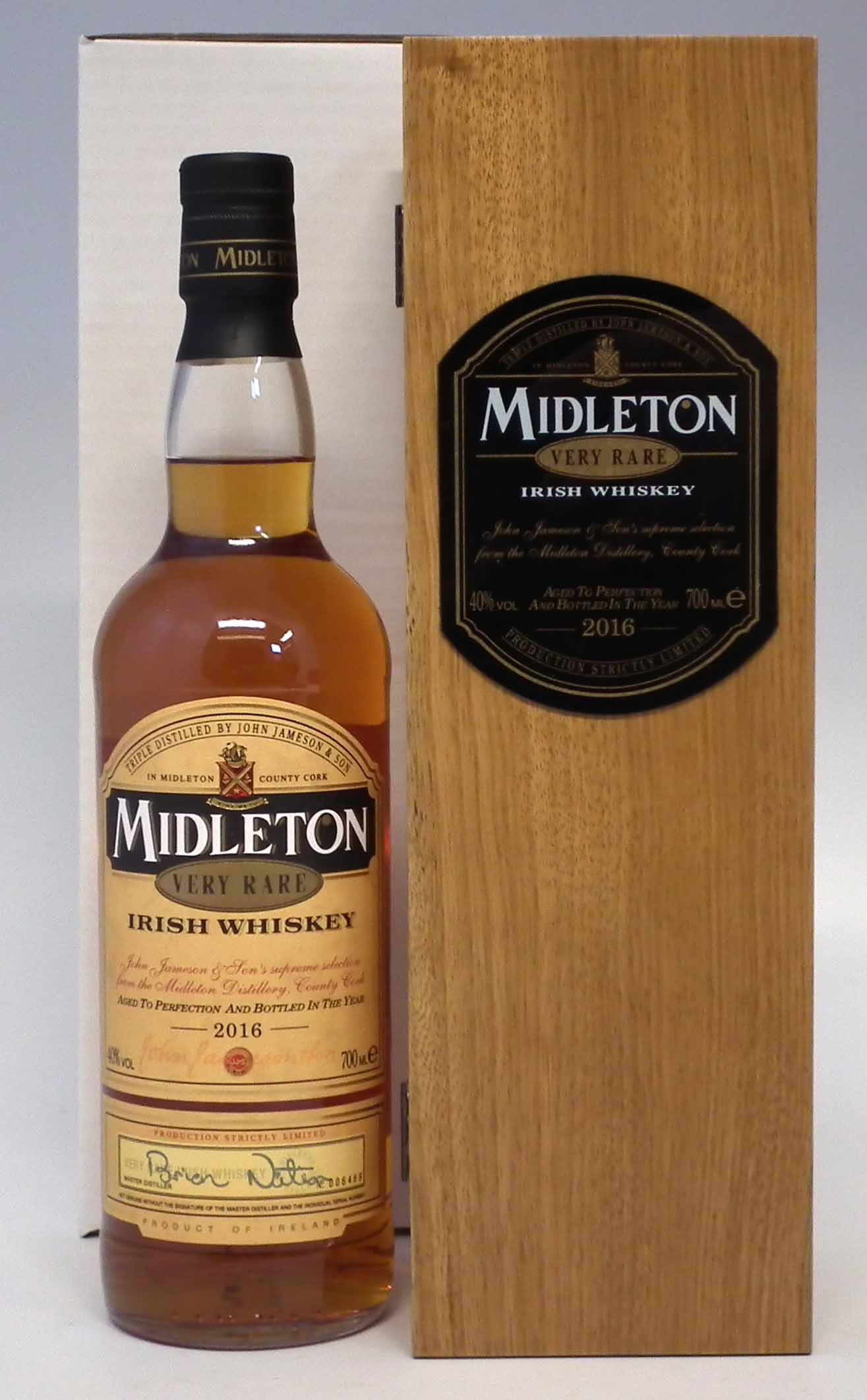 Midleton Very Rare Irish Whiskey - 2016 - 700ml number 6488 with wood box, card case, certificate