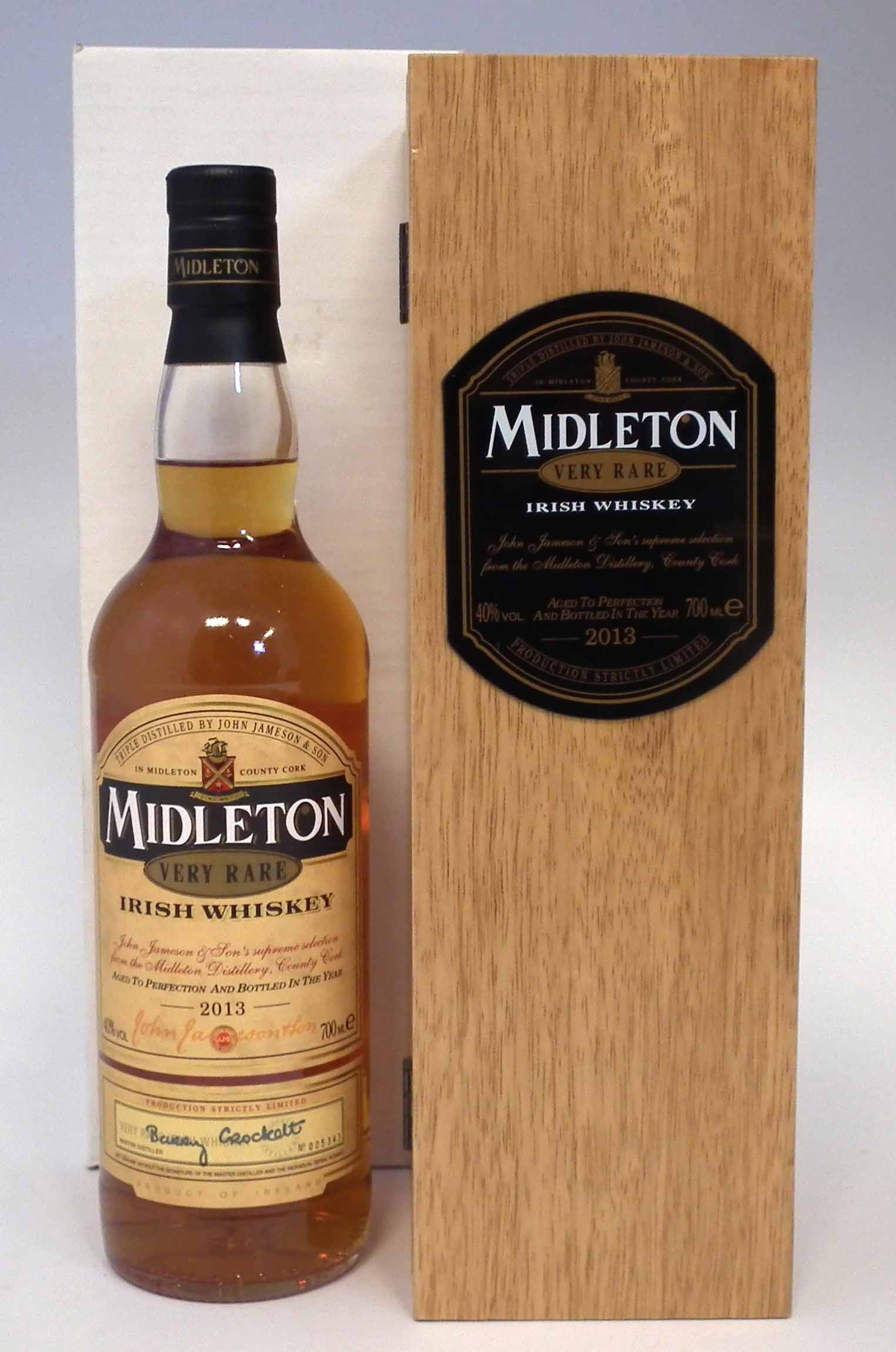 Midleton Very Rare Irish Whiskey - 2013 - 700ml number 5343 with wood box, card case, certificate