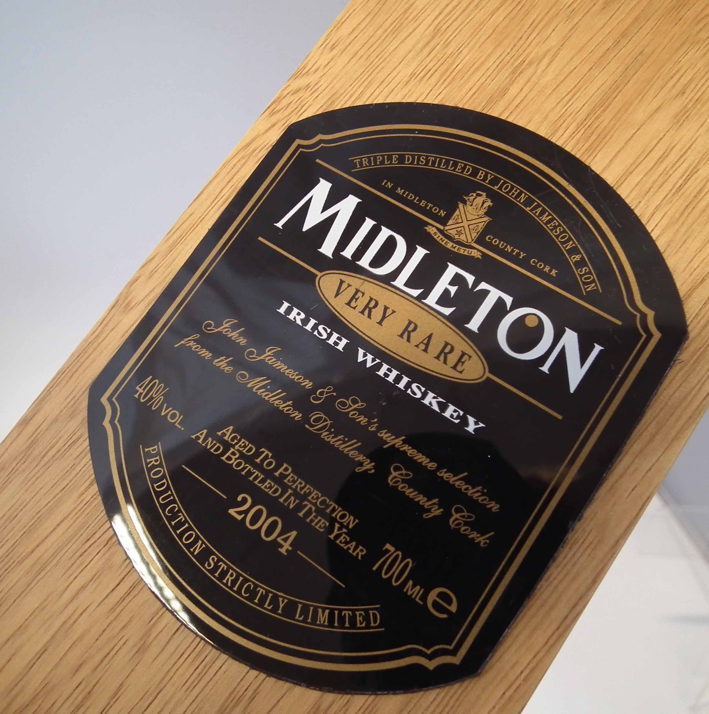 Midleton Very Rare Irish Whiskey - 2004 - 700ml number 23304 with wood box, certificate and - Image 4 of 6