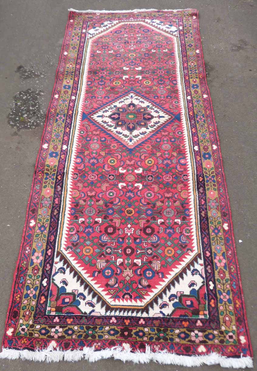 Persian style runner 285 x 112cm Condition report: see terms and conditions