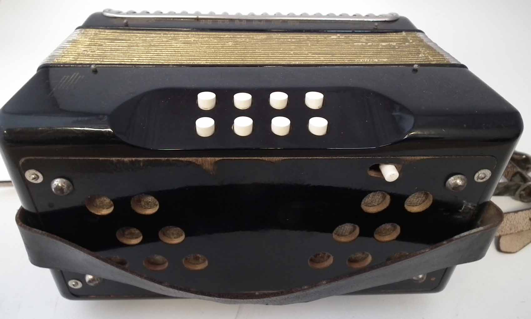 Hohner Erica accordion, with twenty-one button keys and eight chord notes, 28cm wide Condition - Image 6 of 12