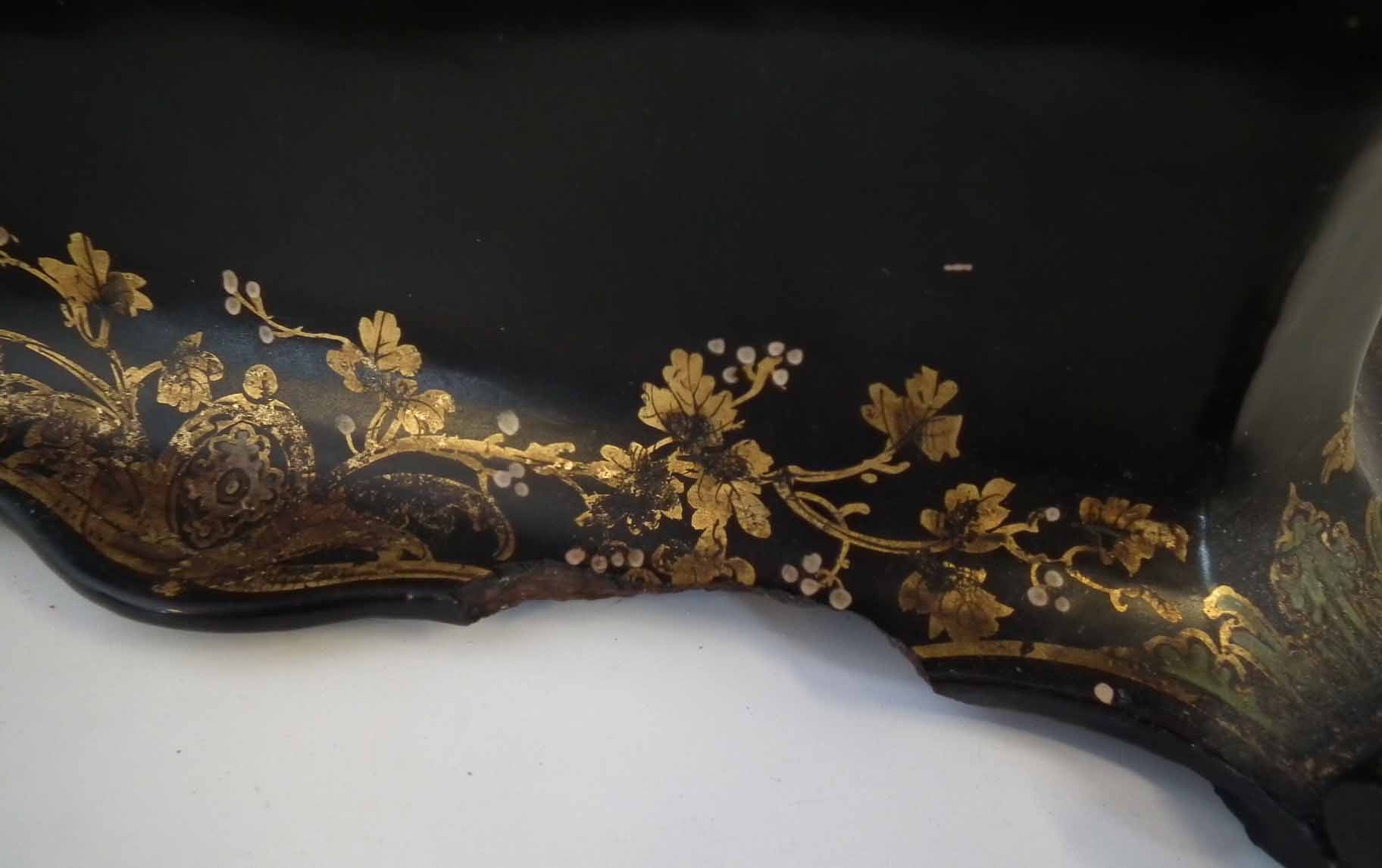 Victorian Papier Mache writing slope, decorated with flowers in abalone inlay and gilt details, - Image 5 of 12