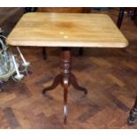 Victorian mahogany tilt top tripod table (53x66cm) No condition reports for this sale