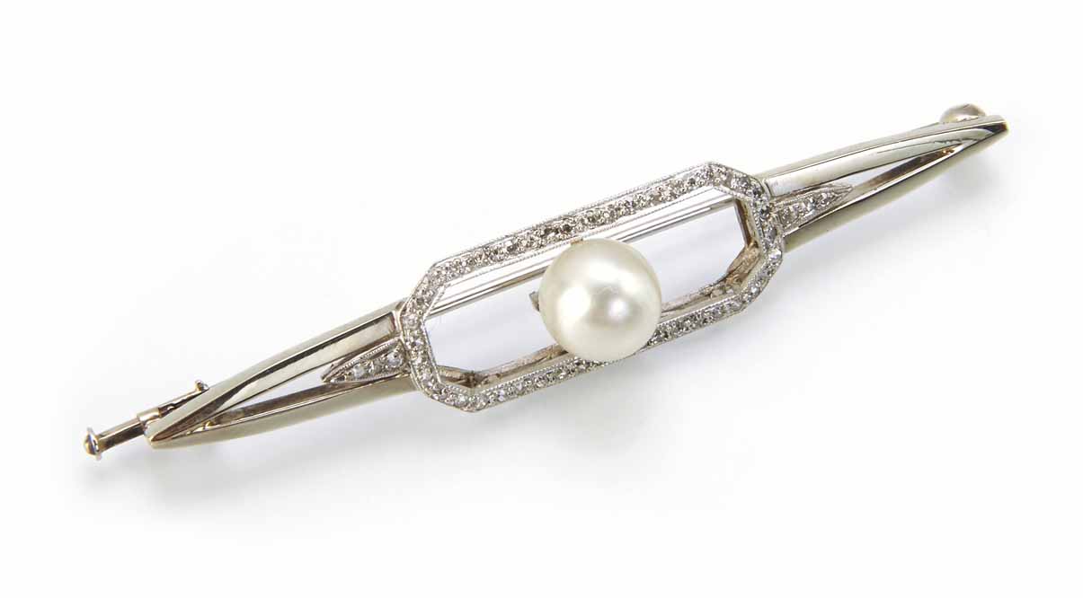 Pearl and diamond set platinum and white gold Art Deco bar brooch, central round pearl approx.