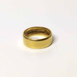 18ct gold wedding ring No condition reports for this sale.