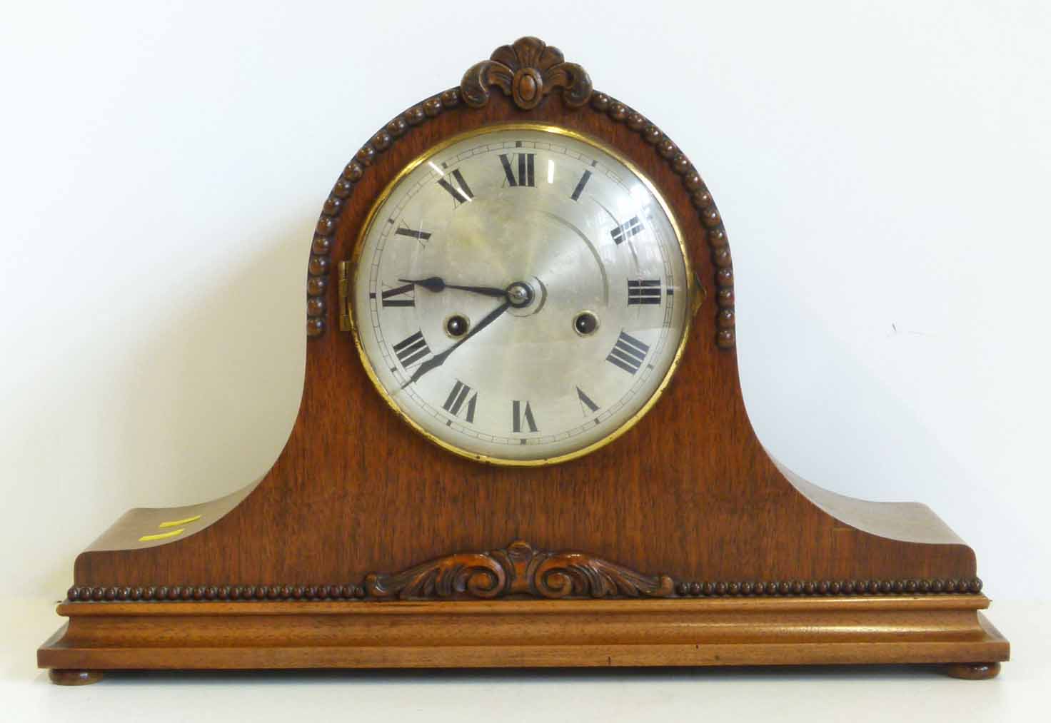 Mantel clock. No condition reports for this sale.