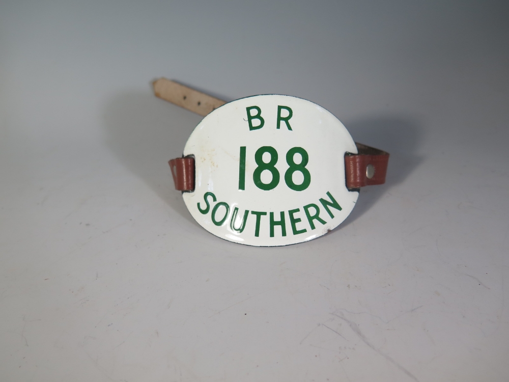 A BR Southern Railways 188 Enamel Porters Armband and Signal Dial