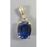 A Tanzanite Pendant in precious yellow metal mount, 3.1 g