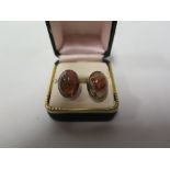 A Pair of Stirling Silber and Moss Agate Cufflinks