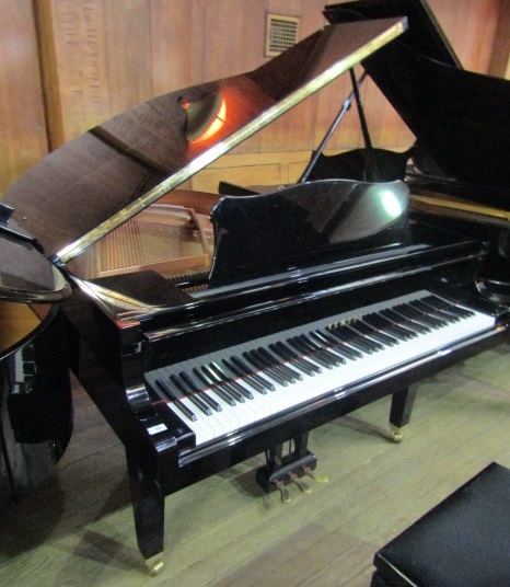 Yamaha (c1995) A 5ft 3in Model GP1 grand piano in a bright ebonised case on square tapered legs