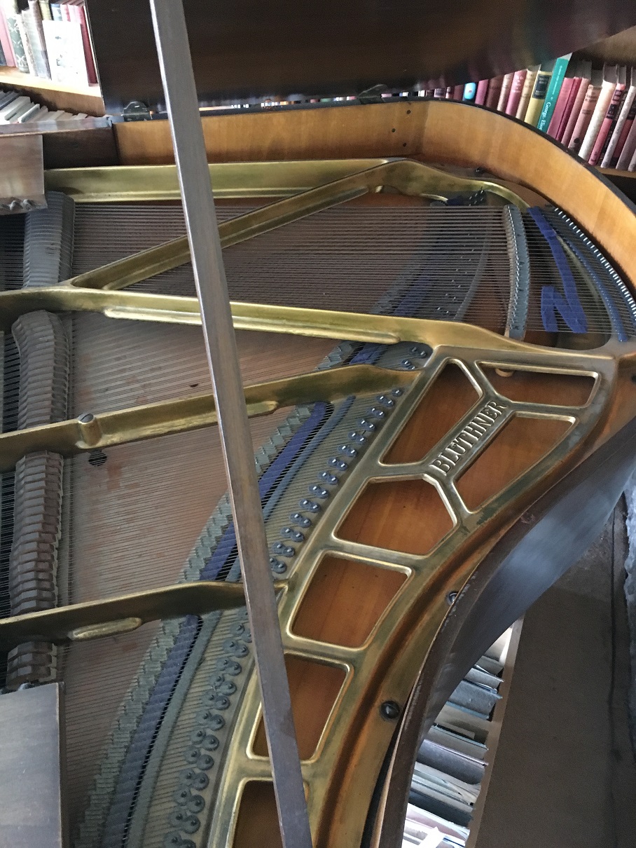 Blüthner (c1930’s) A 5ft 1in grand piano in a mahogany case on square tapered legs; - Image 2 of 2