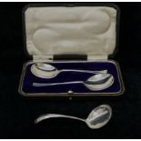 A pair of George V silver rat tail pattern jam and marmalade spoons, Sheffield 1917/18, 12.