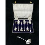 A George V set of six old English pattern silver teaspoons, Birmingham 1911, cased,