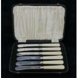 A set of six tea knives with silver blades, Sheffield 1944,