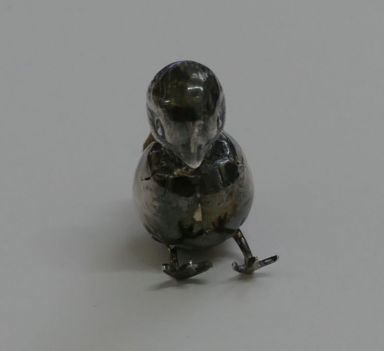 A miniature silver pin cushion in the form of a chick in an egg, Birmingham 1910, - Image 6 of 6