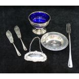 A collection of six small silver items comprised of an Armada dish, London 1977 with jubilee mark,