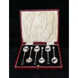 A set of six Art Deco silver teaspoons, Sheffield 1919 by Mappin & Webb, combined weight 1.