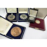 A 'Republica de Panama',commemorative coin, dated 7 Mayo 1989, cased, 4cm diameter,