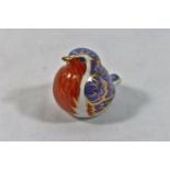 A Royal Crown Derby Robin paperweight, with gold stopper, dated 2001, 6.