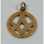 An Edwardian 9 carat gold Masonic pendant, Brimingham 1904, 20mm diameter, 3.