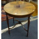An Edwardian mahogany circular occasional table with inlaid decoration, 76cm diameter together