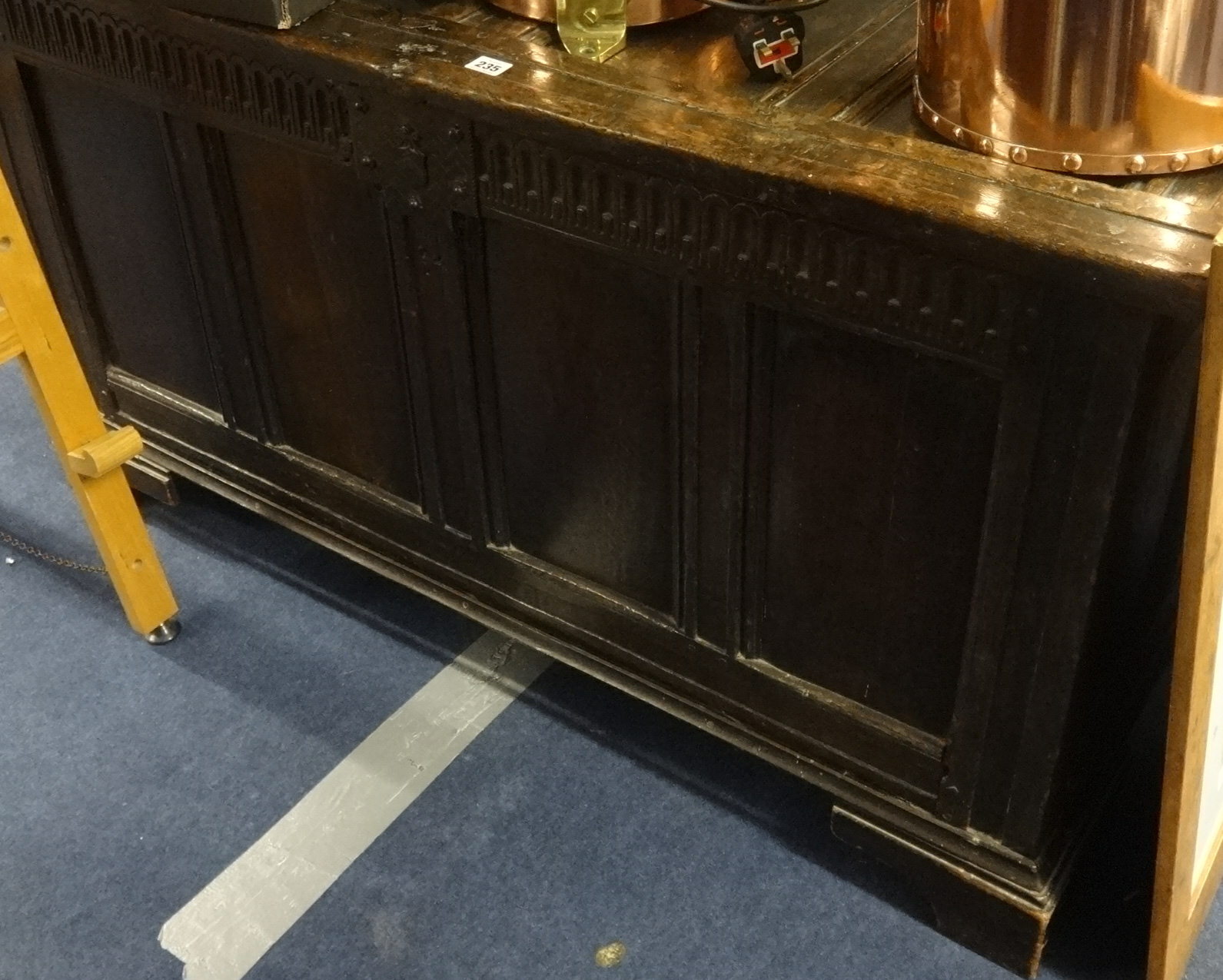 An English antique oak coffer - Image 2 of 2