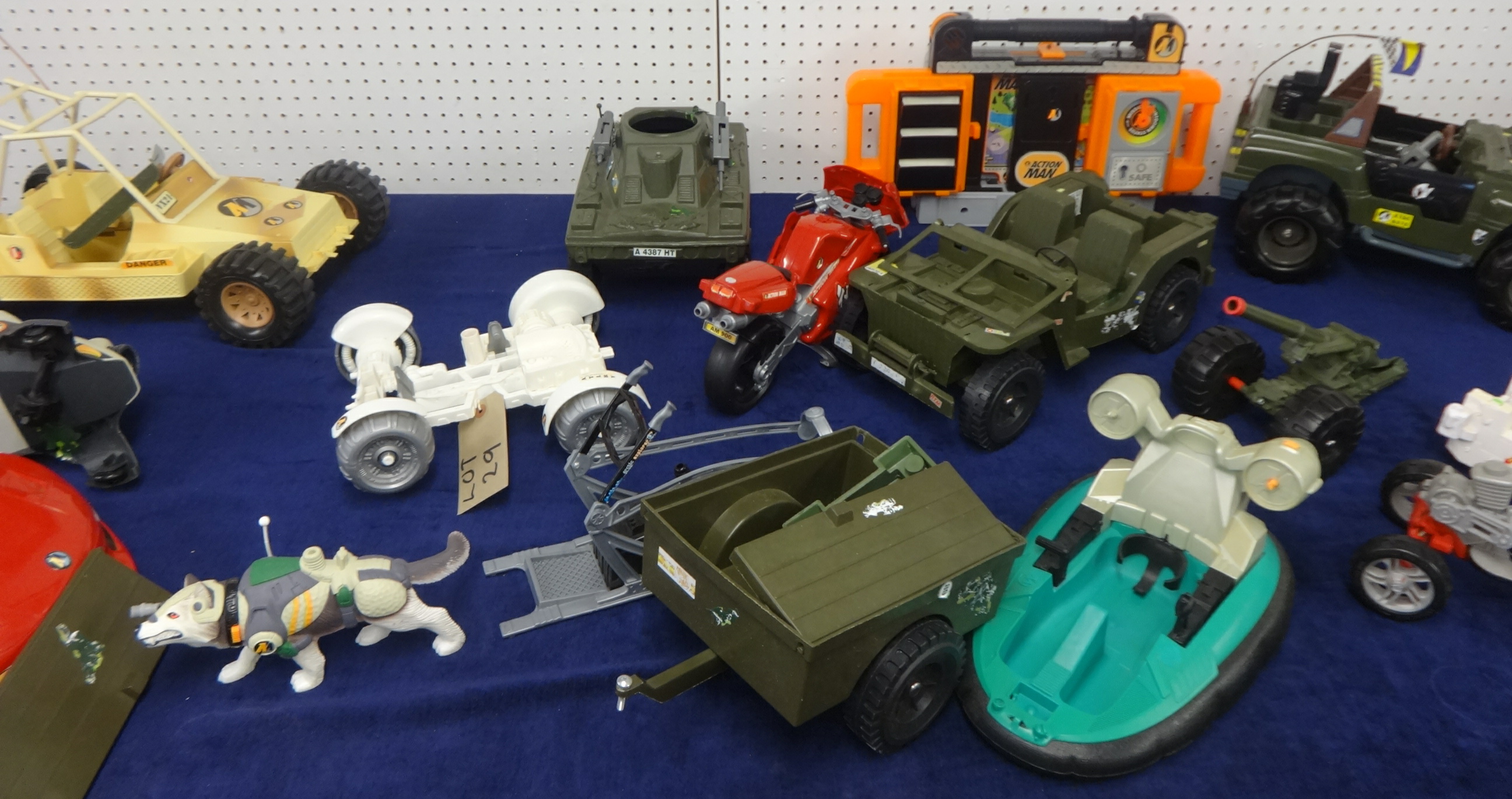 Large collection of Action Man figures, models and accessories. - Image 4 of 4