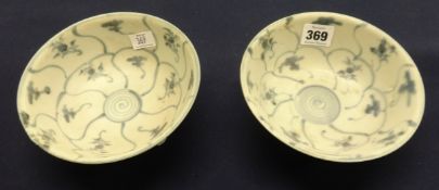 Tek Sing Cargo, pair of blue and white porcelain Lotus bowls.