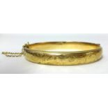 9ct gold bangle approx 11gms