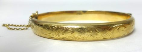 9ct gold bangle approx 11gms