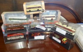 A collection of ten diecast model buses and others models (10).