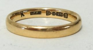 A 9ct gold wedding band, approx 2.5gms, ring size M1/2.