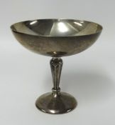A silver stem dish by Goldsmiths & Silversmiths London, approx 5.65oz.