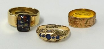 Three 9ct gold assorted rings, approx 10.50gms.