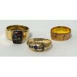 Three 9ct gold assorted rings, approx 10.50gms.