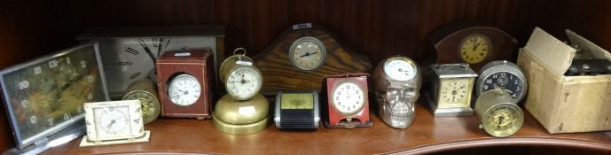 Collection of various small assorted mantle clocks (12).