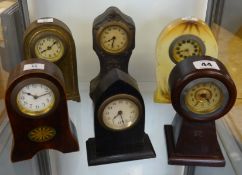 Collection of various small assorted mantle clocks (6).