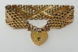 A 9ct gold pretty link bracelet, approx 26.60gms.