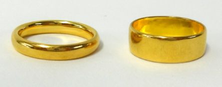 Two 22ct gold wedding bands, approx 11gms.
