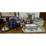 Quantity of china wares including Japanese porcelain egg shell tea service,