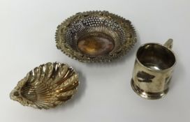 A silver cup, a silver scallop dish and a pierced and embossed dish, approx 9.42ozs.(3)