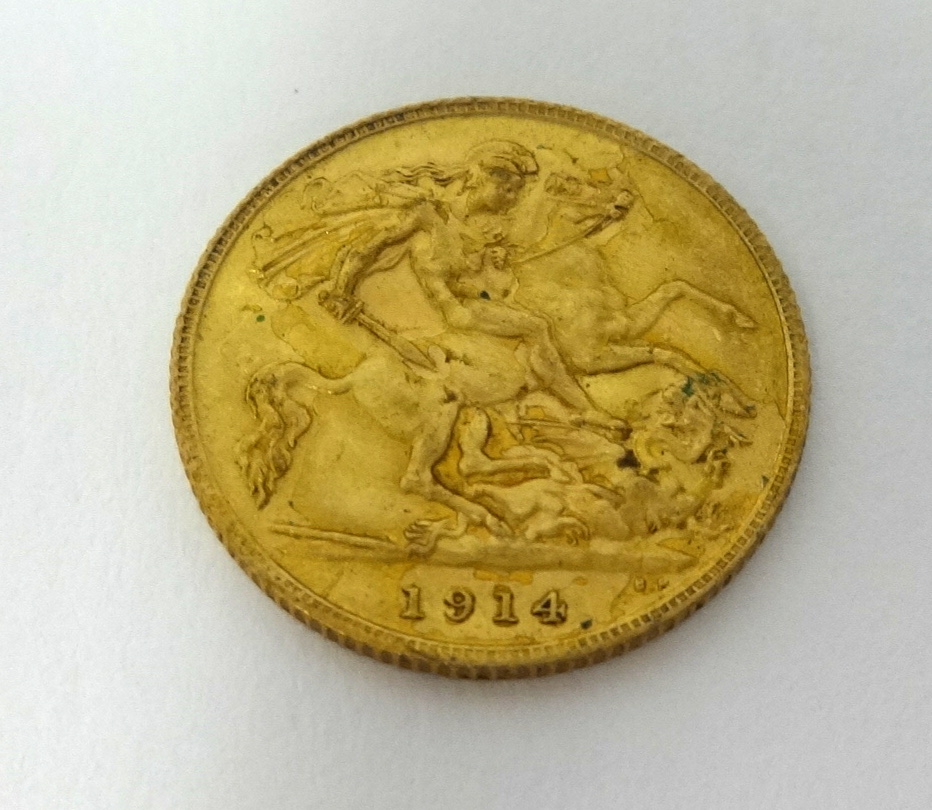 A George V gold half sovereign, 1914 - Image 2 of 2