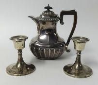 A George V silver coffee pot, with fluted body, the base stamped 'T & E Kenda', approx 11.85ozs,
