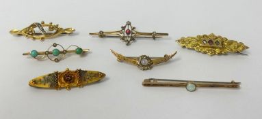 Three antique 9ct gold brooches (5.2gms), a Victorian 15ct gold brooch (2.1gms) and three other